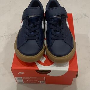 Nike Court Legacy Navy and Gum Sneakers